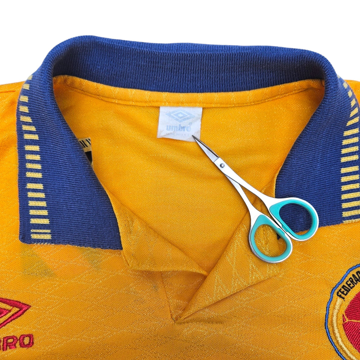 1993/94 Colombia Home Football Shirt (M) Umbro - Football Finery - FF203983