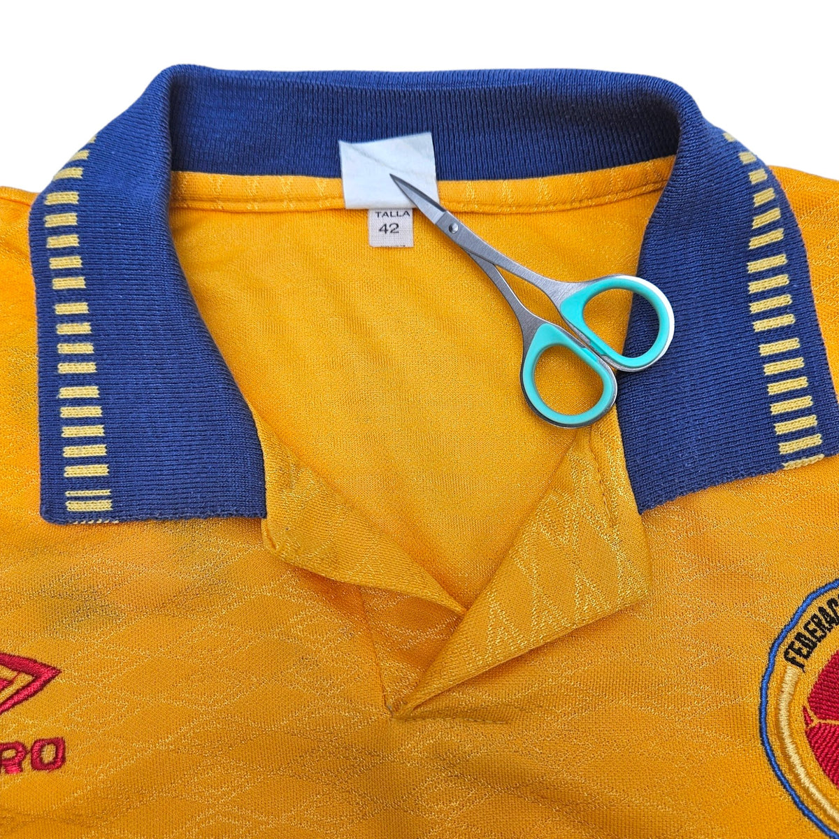 1993/94 Colombia Home Football Shirt (M) Umbro - Football Finery - FF203983