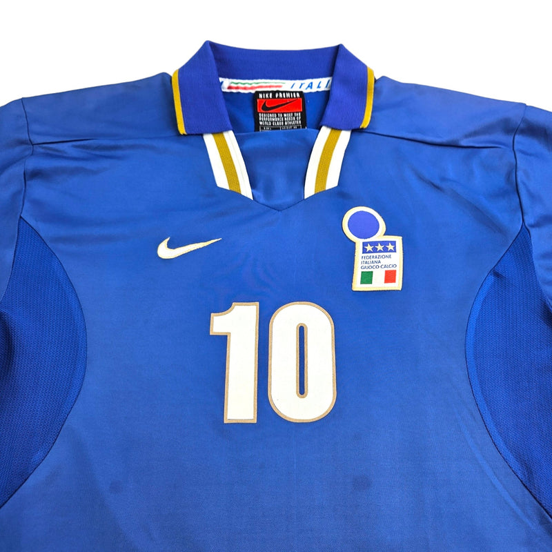 1996/97 Italy Home Football Shirt (L) Nike #10 Albertini - Football Finery - FF203708