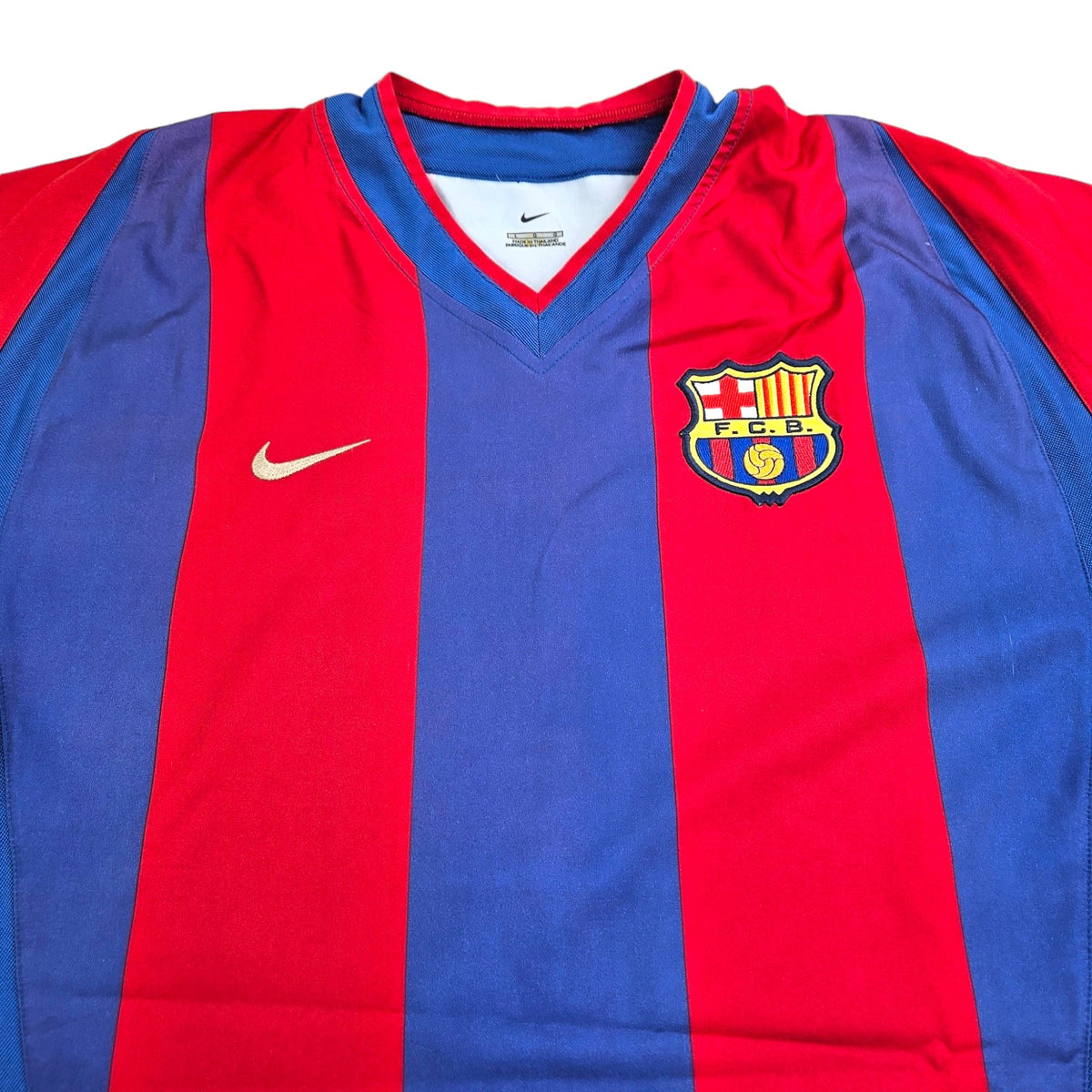 2002/03 Barcelona Home Football Shirt (L) Nike #8 Cocu - Football Finery - FF203699