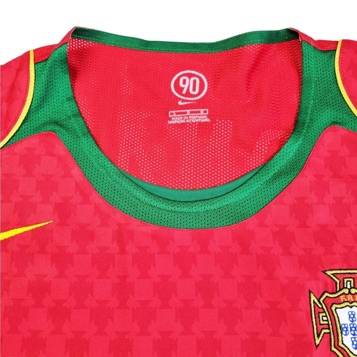 2004 Portugal Home Football Shirt (L) Nike #17 Ronaldo - Football Finery - FF202925