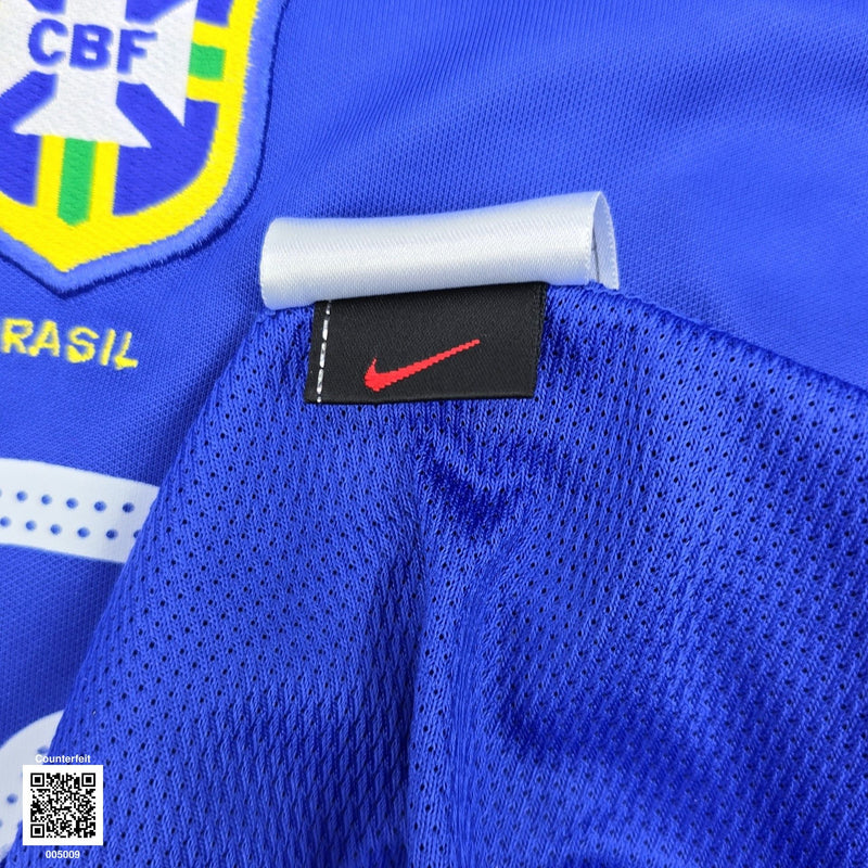 2004/06 Brazil Away Football Shirt (L) Nike #10 Ronaldinho - Football Finery - FF203878