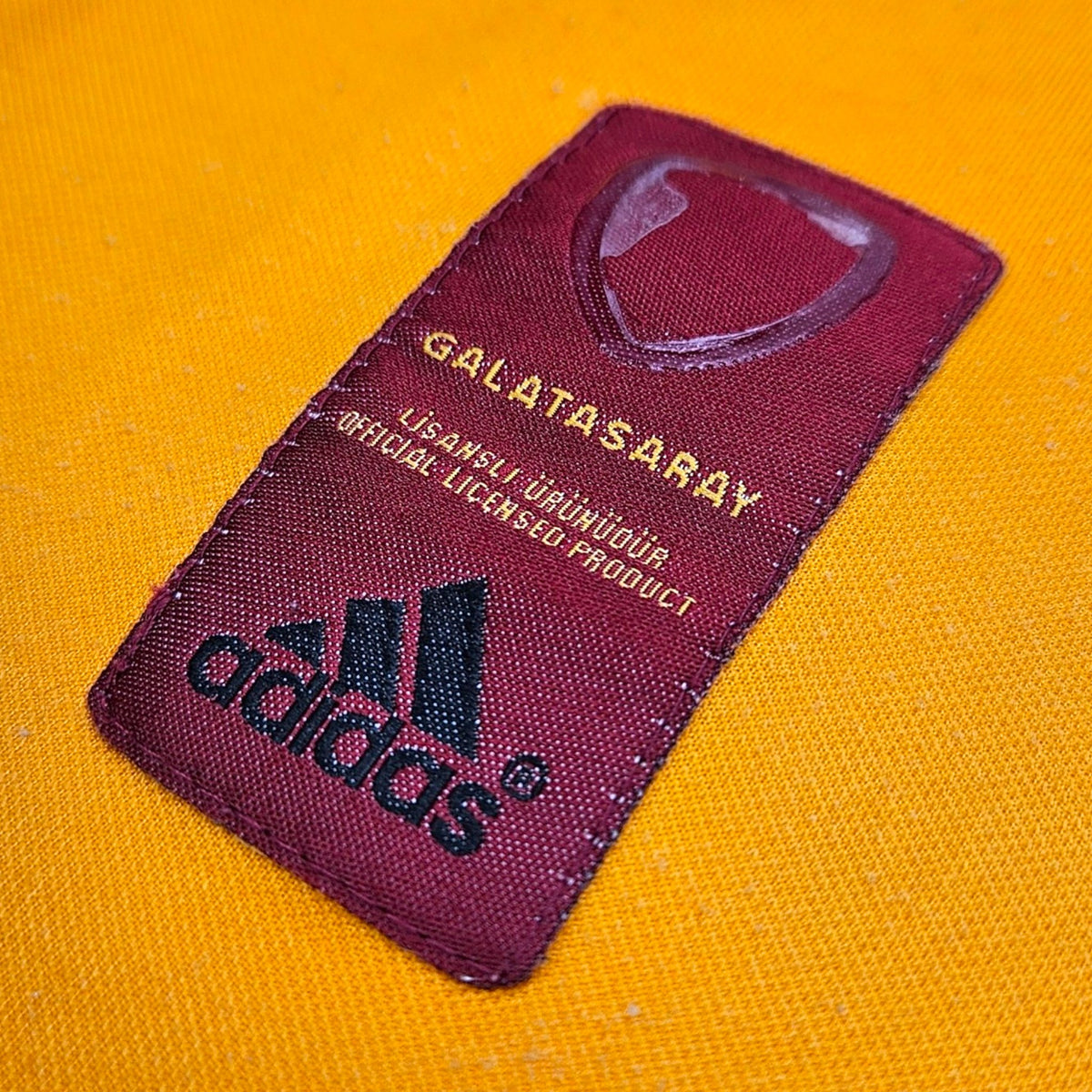 2005/06 Galatasaray Home Football Shirt (S) Adidas - Football Finery - FF203530