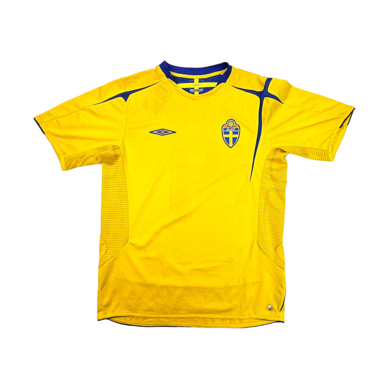 2006/07 Sweden Home Football Shirt (L) Umbro #9 Ljungberg - Football Finery - FF203284