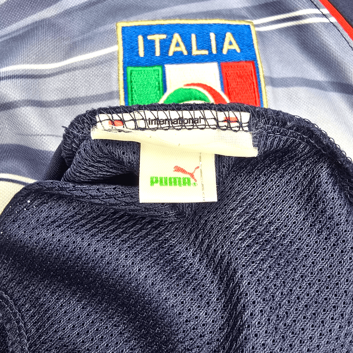 2010/11 Italy Training Shirt (L) Puma - Football Finery - FF204307