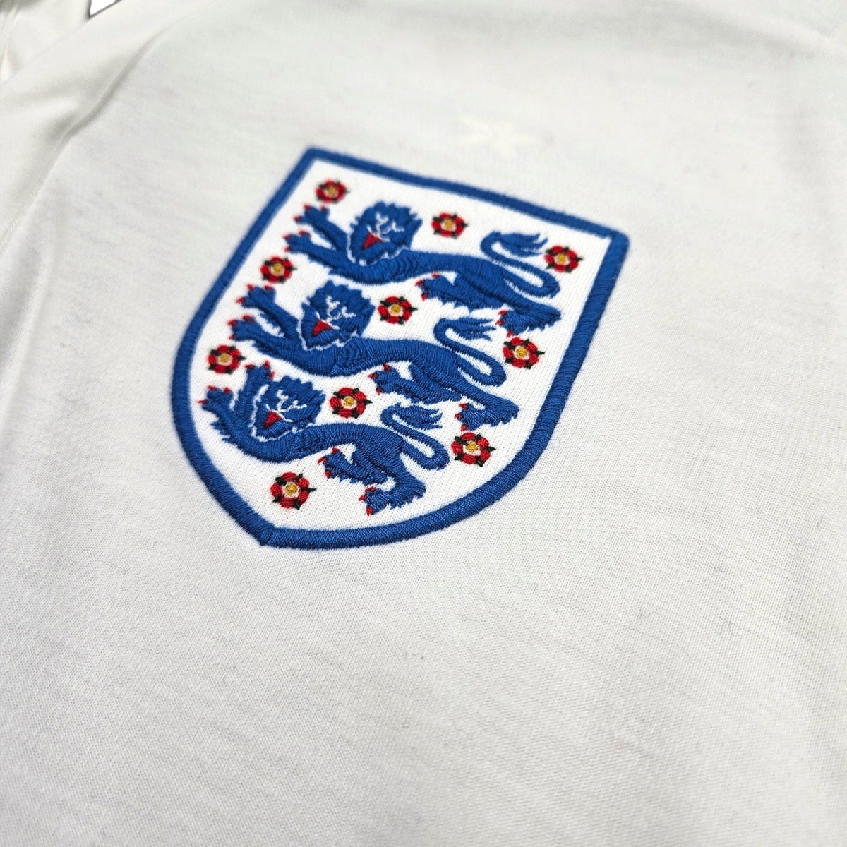 2010/12 England Home Football Shirt (M) Umbro - Football Finery - FF203213