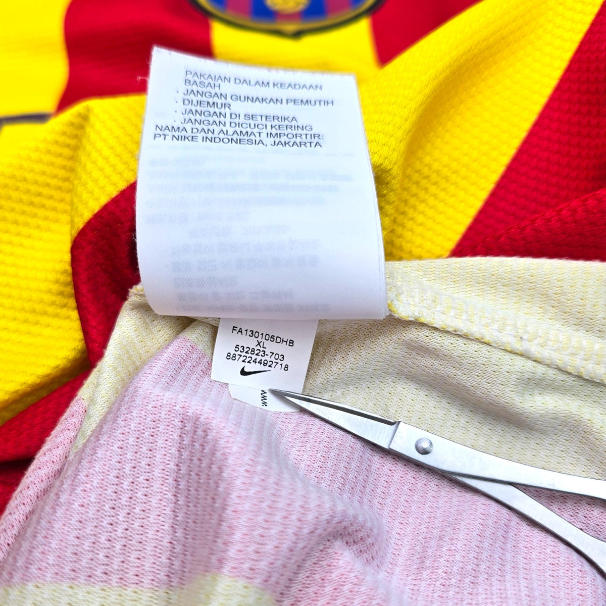 2013/14 Barcelona Away Football Shirt (XL) Nike #10 Messi - Football Finery - FF203791