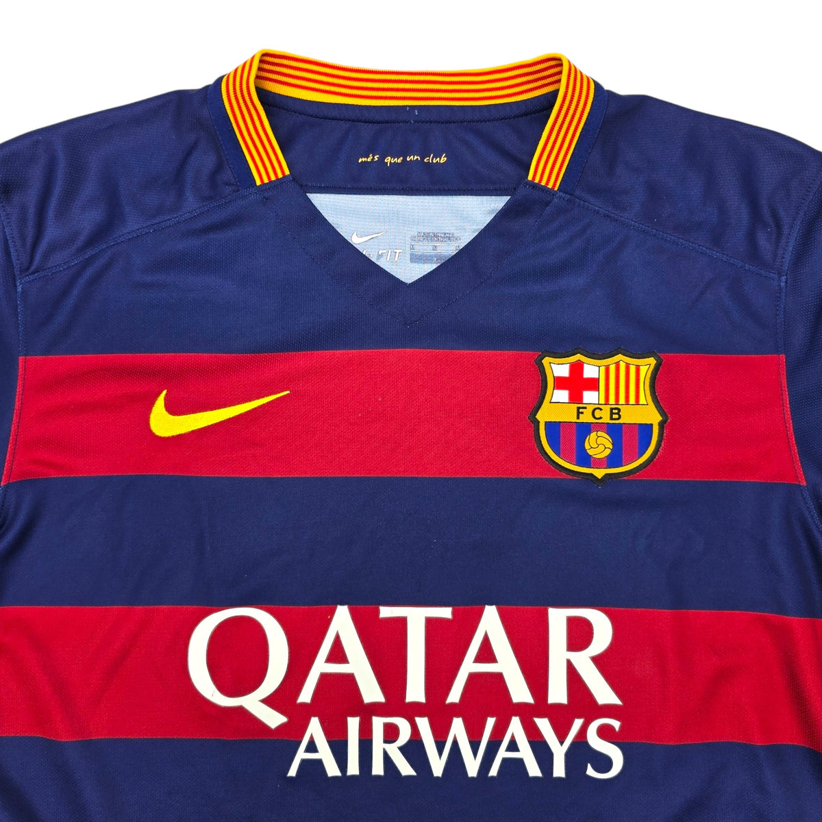 2015/16 Barcelona Home Football Shirt (M) Nike #11 Neymar Jr - Football Finery - FF203995